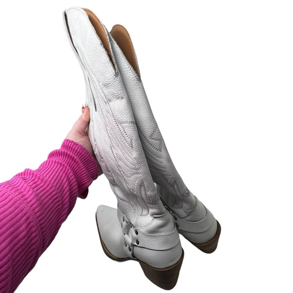 DINGO | Heavens To Betsy Leather Boots White Cowboy Edgy Eagle Leather Heel - Picture 5 of 7